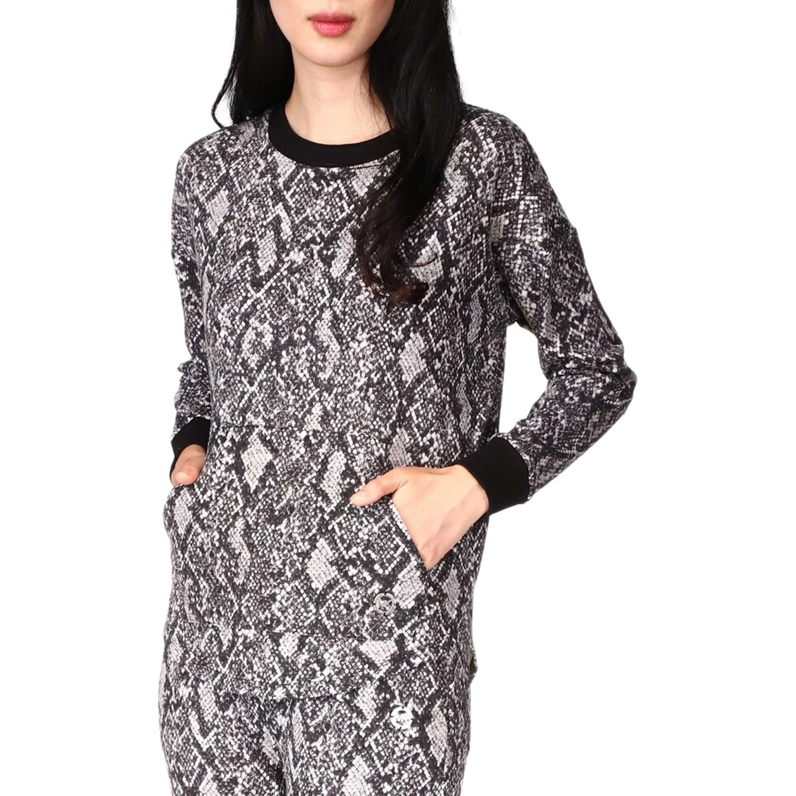 New π Michael Kors Snake Waffle Pocket Pullover π